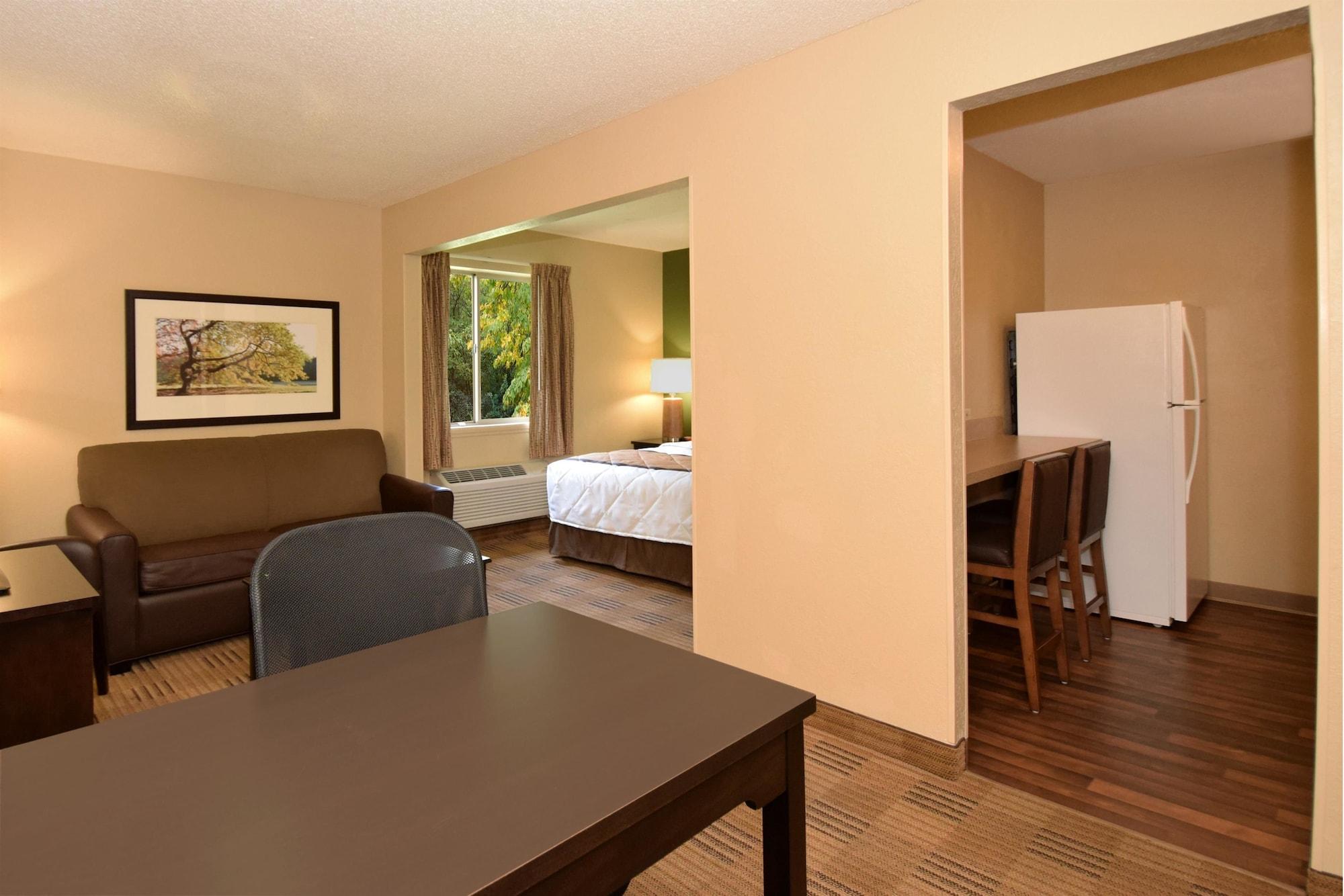 Extended Stay America Select Suites - Rockford - State Street Kültér fotó