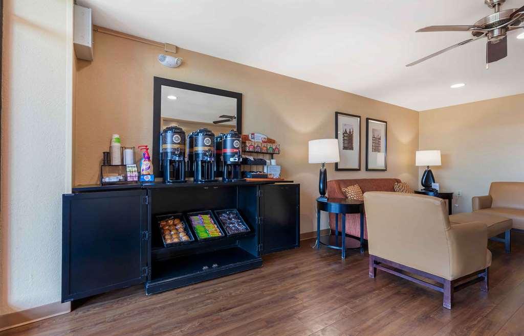 Extended Stay America Select Suites - Rockford - State Street Beltér fotó