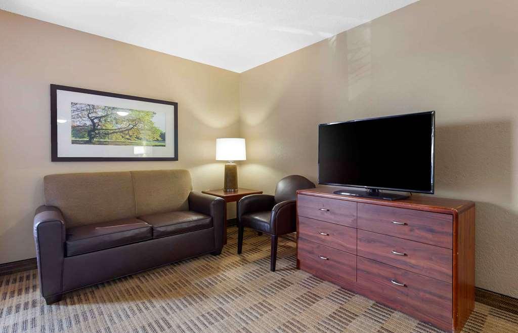 Extended Stay America Select Suites - Rockford - State Street Szoba fotó