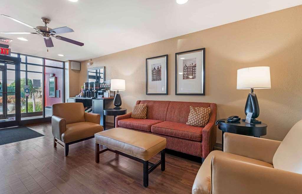 Extended Stay America Select Suites - Rockford - State Street Beltér fotó