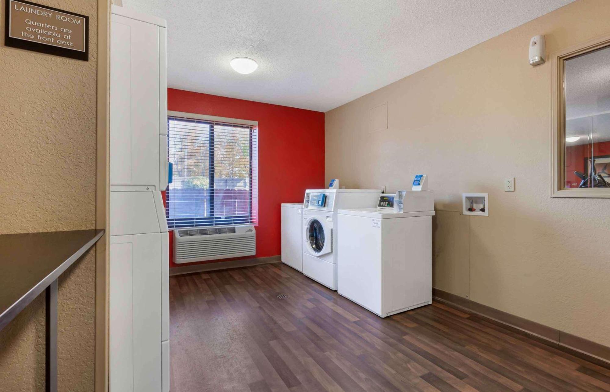 Extended Stay America Select Suites - Rockford - State Street Kültér fotó