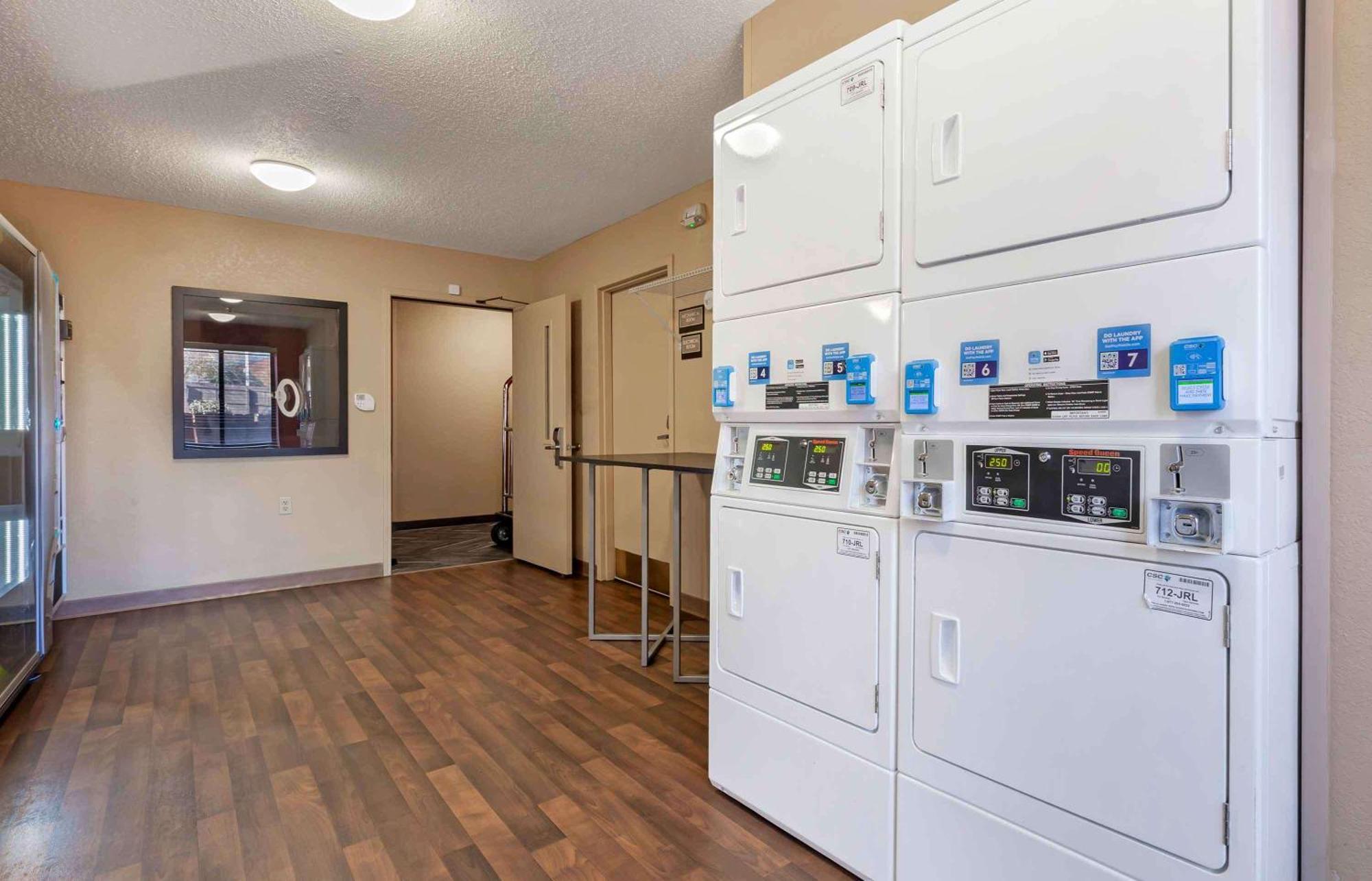 Extended Stay America Select Suites - Rockford - State Street Kültér fotó