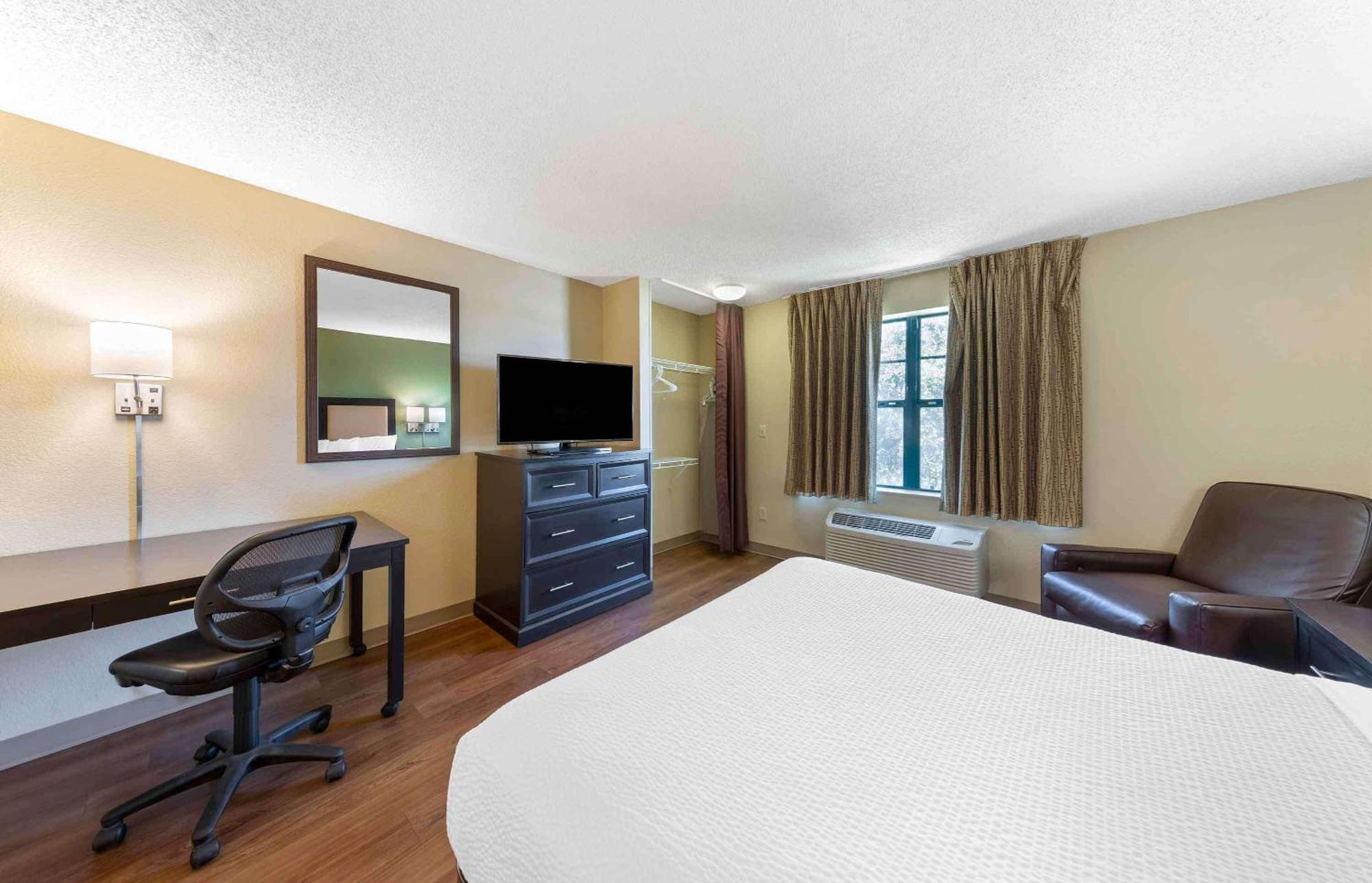 Extended Stay America Select Suites - Rockford - State Street Kültér fotó