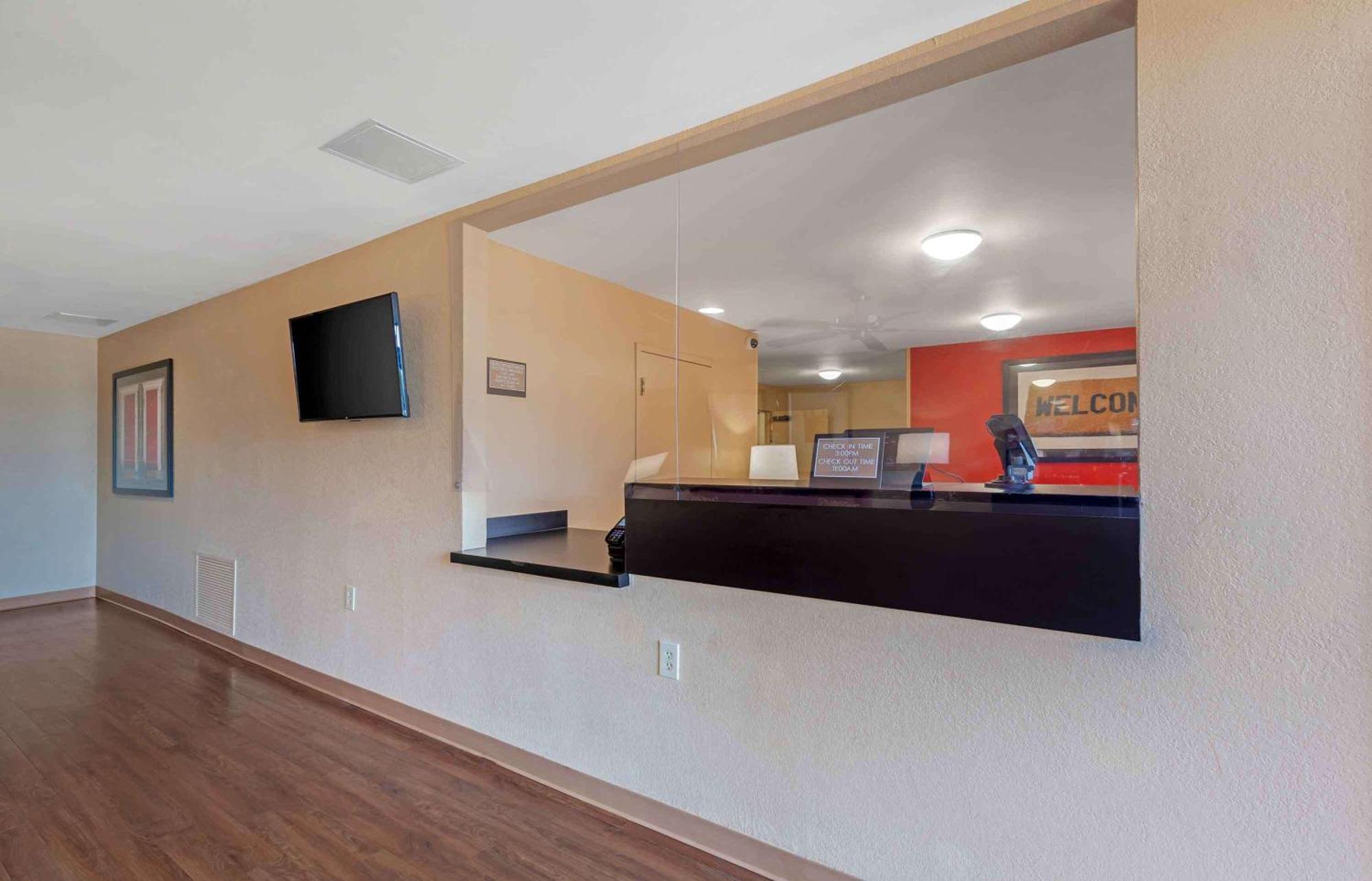 Extended Stay America Select Suites - Rockford - State Street Kültér fotó