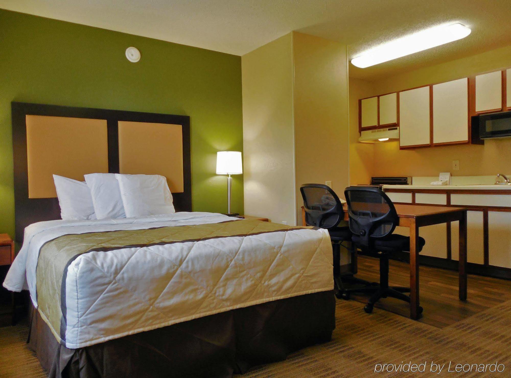 Extended Stay America Select Suites - Rockford - State Street Kültér fotó